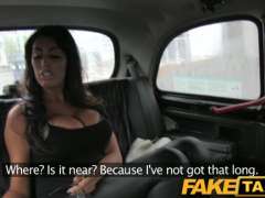 amateurin gibt blowjob im taxi (4)